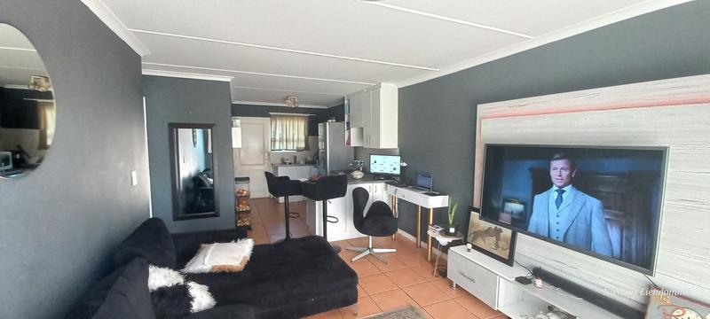 2 Bedroom Property for Sale in Guldenland Western Cape
